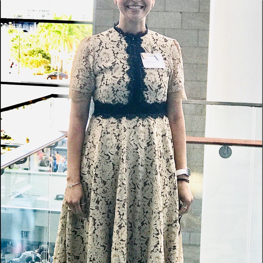 Midi dress barely used, color black and coffee